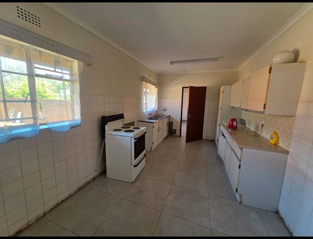 4 BEDROOM HOUSE TO LET IN VAALPARK